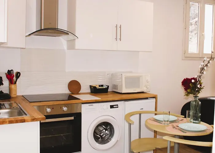 Garnavie - Centre - Les Halles * Lourdes